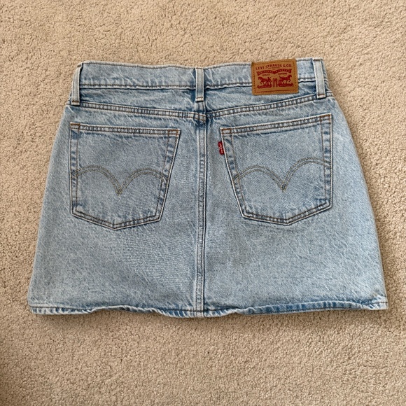 Levi's Jean Skirt - Picture 3 of 3